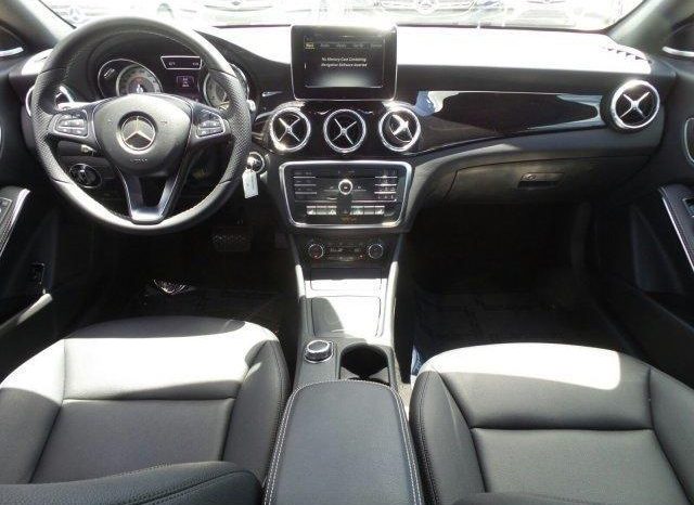2015 Mercedes-Benz CLA250 full