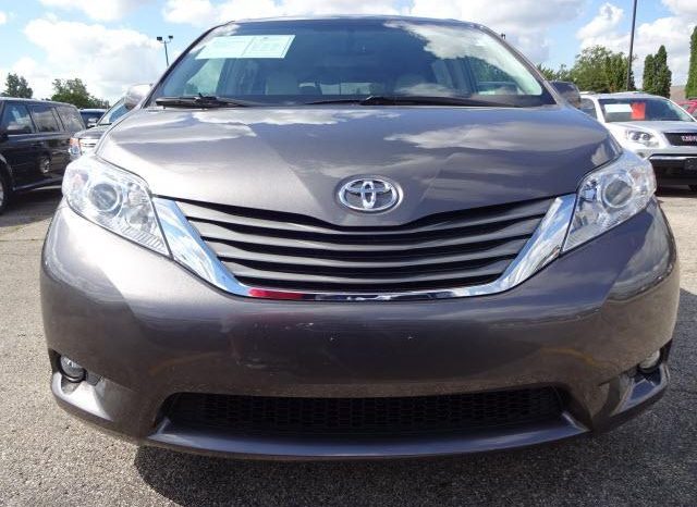 2013 Toyota Sienna XLE full