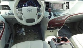 2013 Toyota Sienna XLE full