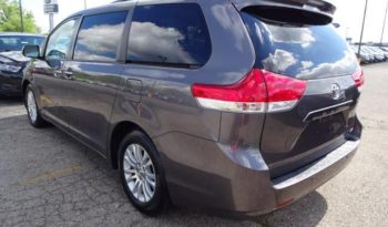 2013 Toyota Sienna XLE full