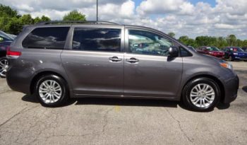 2013 Toyota Sienna XLE full