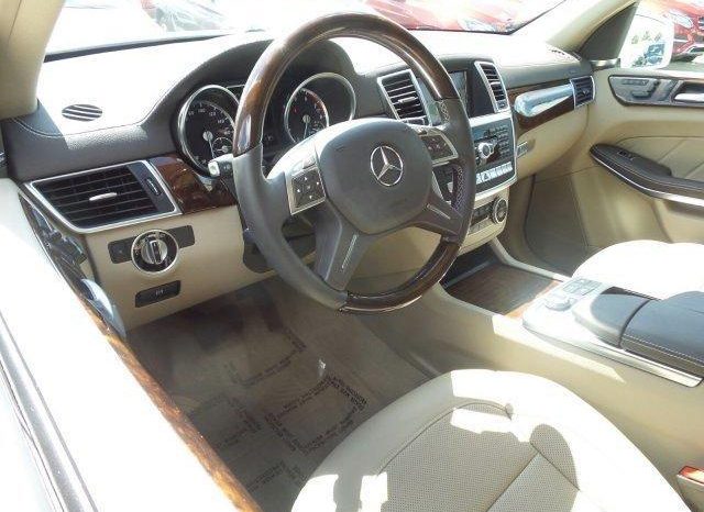 2015 Mercedes-Benz GL550 full