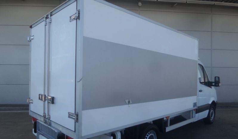 2008 Mercedes Sprinter Refrigerator full