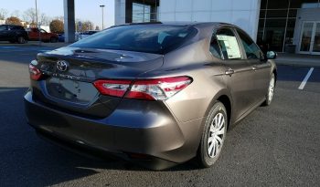 New 2018 Toyota Camry LE full