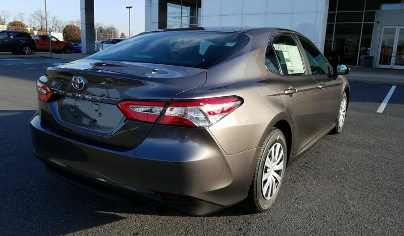 New 2018 Toyota Camry LE full