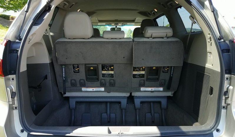 2015 Toyota Sienna XLE full