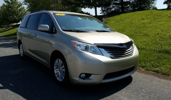 2015 Toyota Sienna XLE full