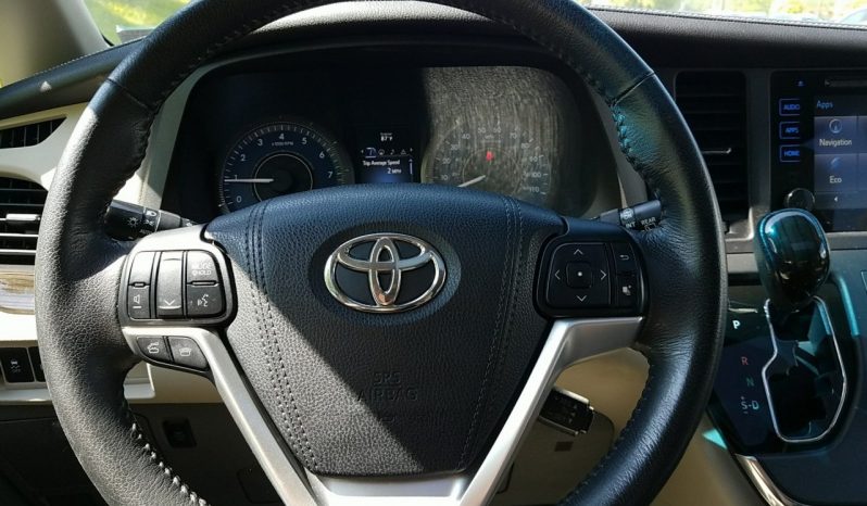 2015 Toyota Sienna XLE full