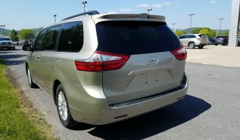 2015 Toyota Sienna XLE full