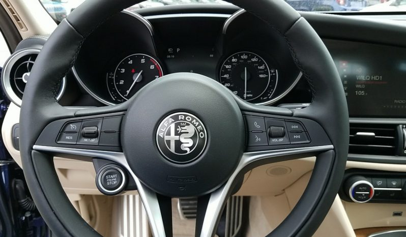 2017 Alfa Romeo Giulia Ti full