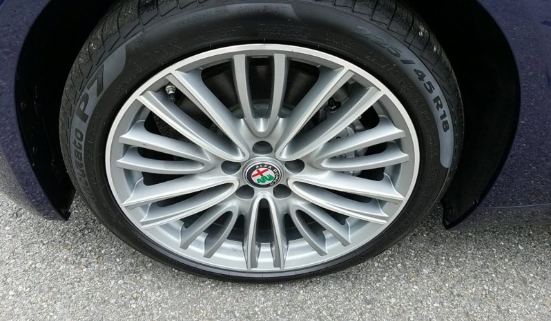 2017 Alfa Romeo Giulia Ti full