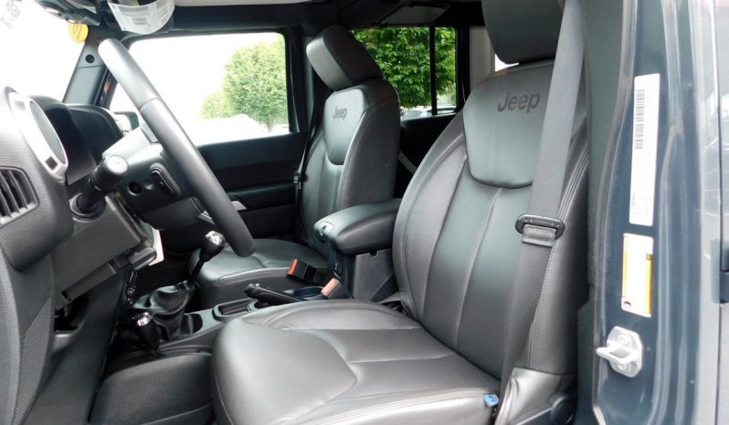 2016 Jeep Wrangler Unlimited Sahara full