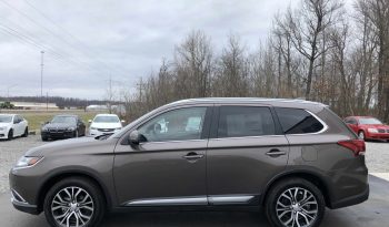 2018 Mitsubishi Outlander SE full