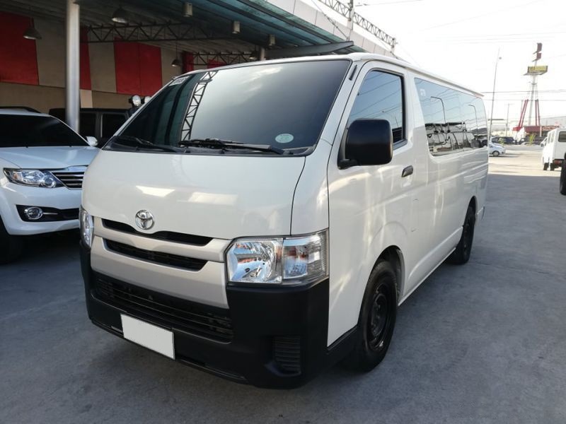 toyota hiace commuter 2015