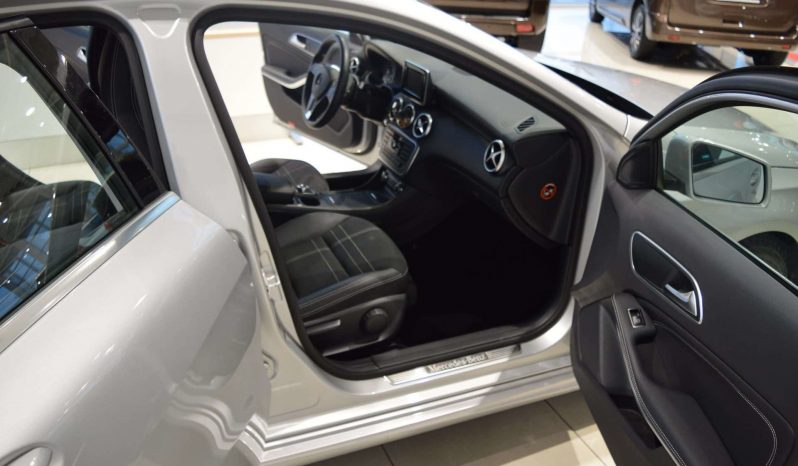 2016 Mercedes-Benz A180 1.6L Hatchback full