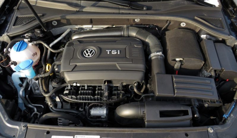 2017 Volkswagen Passat SE 1.8L 4-Cyl Sedan full