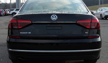 2017 Volkswagen Passat SE 1.8L 4-Cyl Sedan full