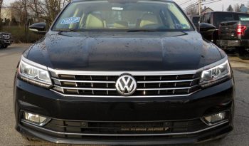 2017 Volkswagen Passat SE 1.8L 4-Cyl Sedan full