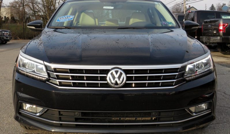 2017 Volkswagen Passat SE 1.8L 4-Cyl Sedan full