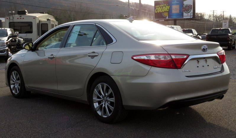 2016 Toyota Camry Hybrid XLE 2.5L Sedan full