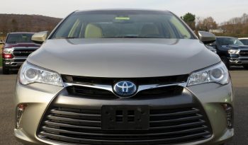 2016 Toyota Camry Hybrid XLE 2.5L Sedan full