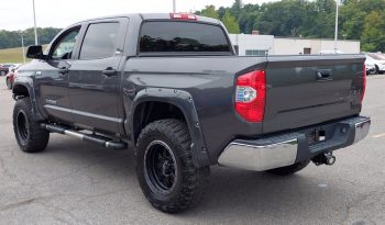 2016 Toyota Tundra SR5 CrewMax 5.7L V8 4WD Truck full