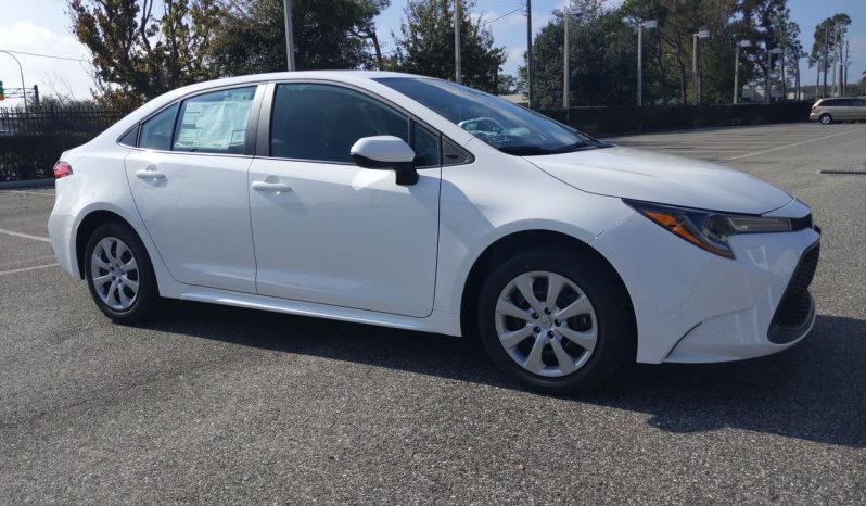 New 2022 Toyota Corolla LE 1.8L Sedan full