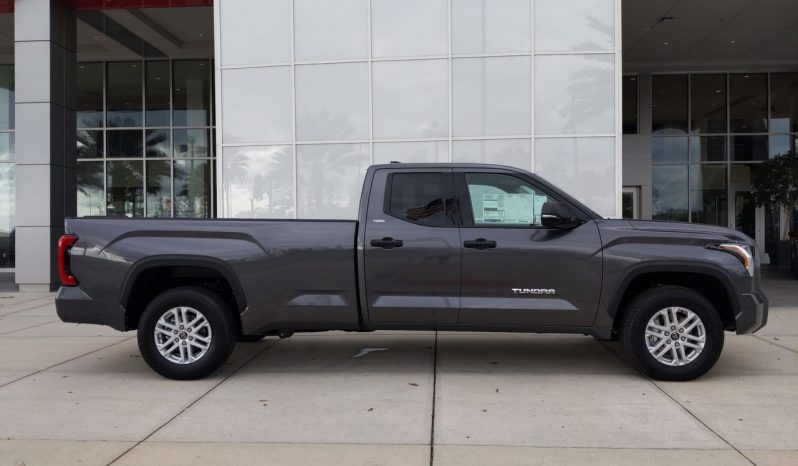 New 2022 Toyota Tundra SR5 3.5L 4WD DC full