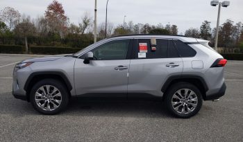 New 2022 Toyota RAV4 Premium 2.5L Silver full