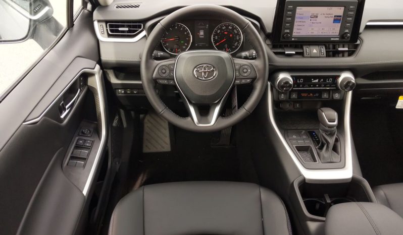 New 2022 Toyota RAV4 Premium 2.5L Silver full