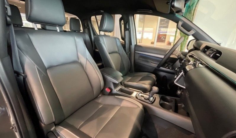New 2022 Toyota Hilux DC Invincible 2.8 4WD full