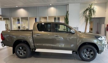 New 2022 Toyota Hilux Double Cabin 2.8 4WD full