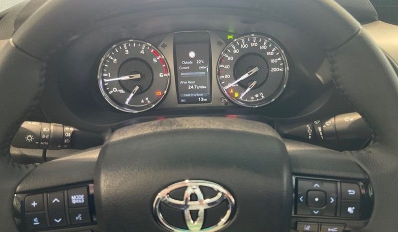 New 2022 Toyota Hilux Double Cabin 2.8 4WD full