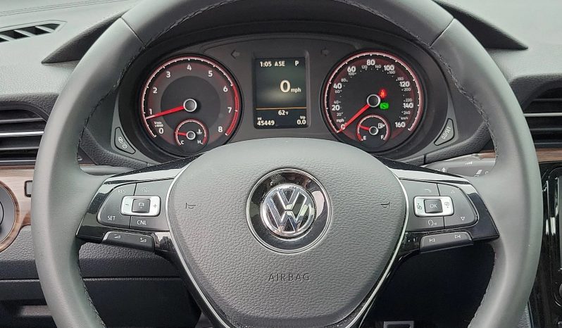 Used 2022 Volkswagen Passat 2.0L Limited Edition full
