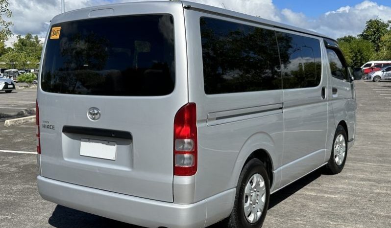 2020 Toyota Hiace Commuter Van 2.8L full