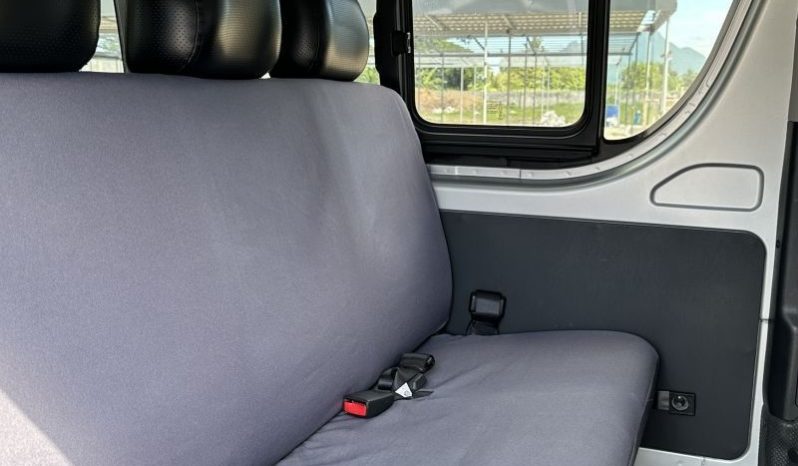 2020 Toyota Hiace Commuter Van 2.8L full