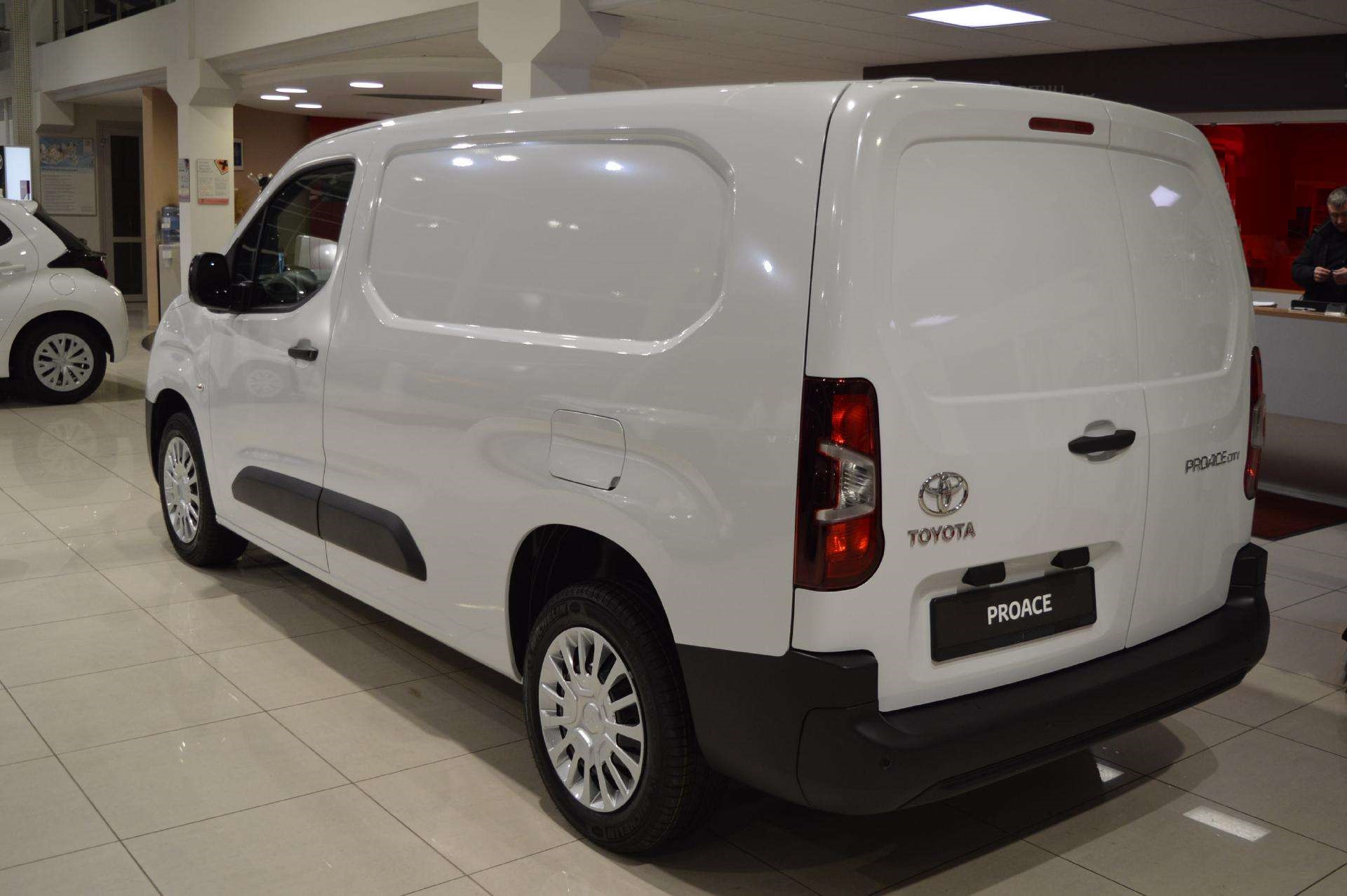 Toyota proace city cargo hotsell