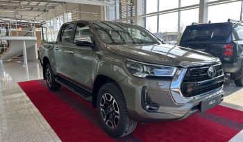 New 2025 Toyota Hilux 2.8L full