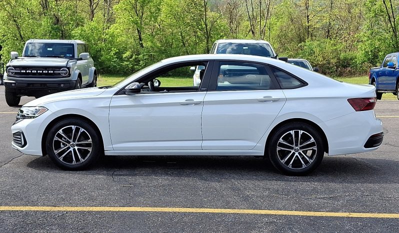 2023 Volkswagen Jetta Sport full