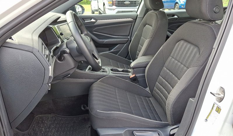 2023 Volkswagen Jetta Sport full