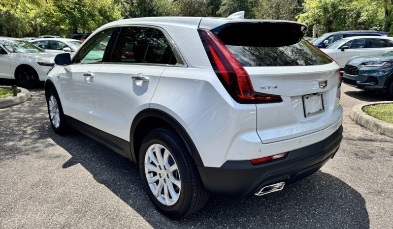 2023 Cadillac XT4 Luxury full