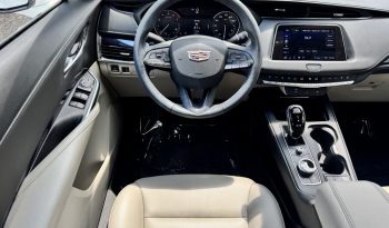 2023 Cadillac XT4 Luxury full