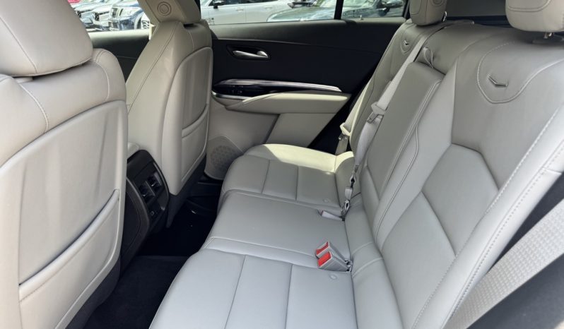 2023 Cadillac XT4 Luxury full