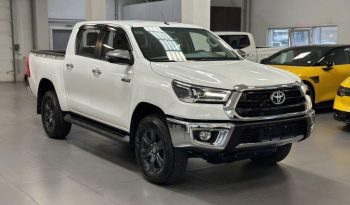 All New 2025 Toyota Hilux SR5 2.7L Gasoline full