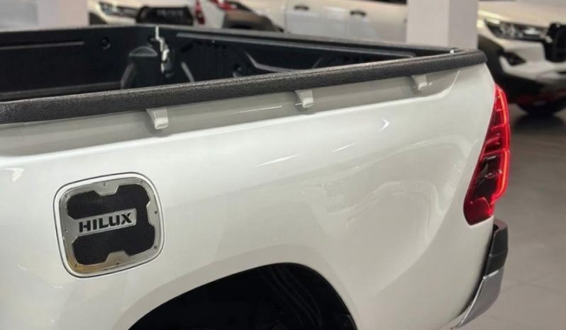 All New 2025 Toyota Hilux SR5 2.7L Gasoline full