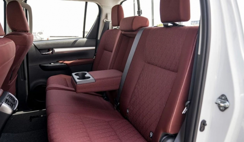All New 2025 Toyota Hilux SR5 2.7L Gasoline full