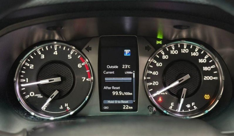 All New 2025 Toyota Hilux SR5 2.7L Gasoline full
