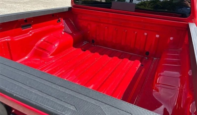 2025 Nissan Frontier PRO-4X 4WD full