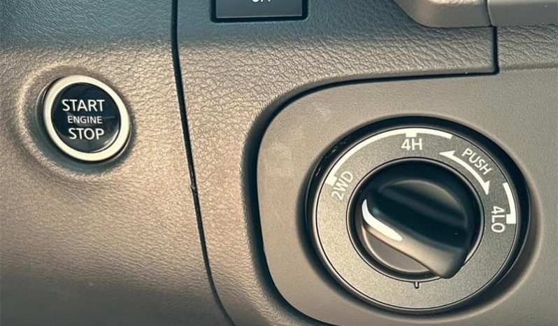 2025 Nissan Frontier PRO-4X 4WD full