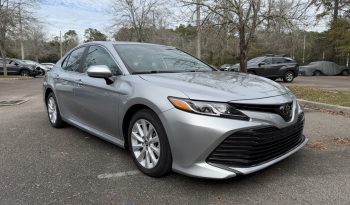 Used 2020 Toyota Camry LE full